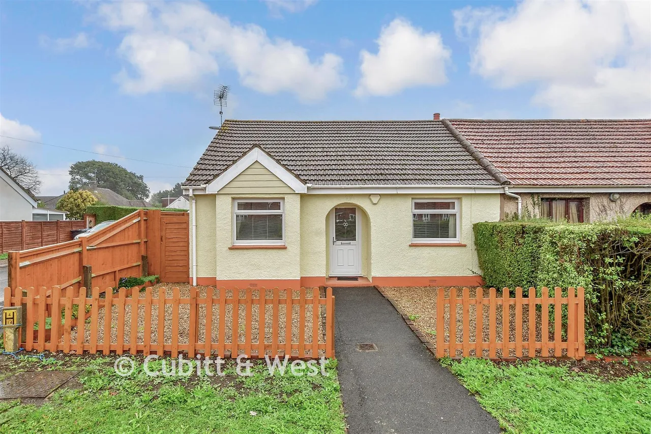 2 bed chalet for sale, Lidsey Road, Woodgate, PO20