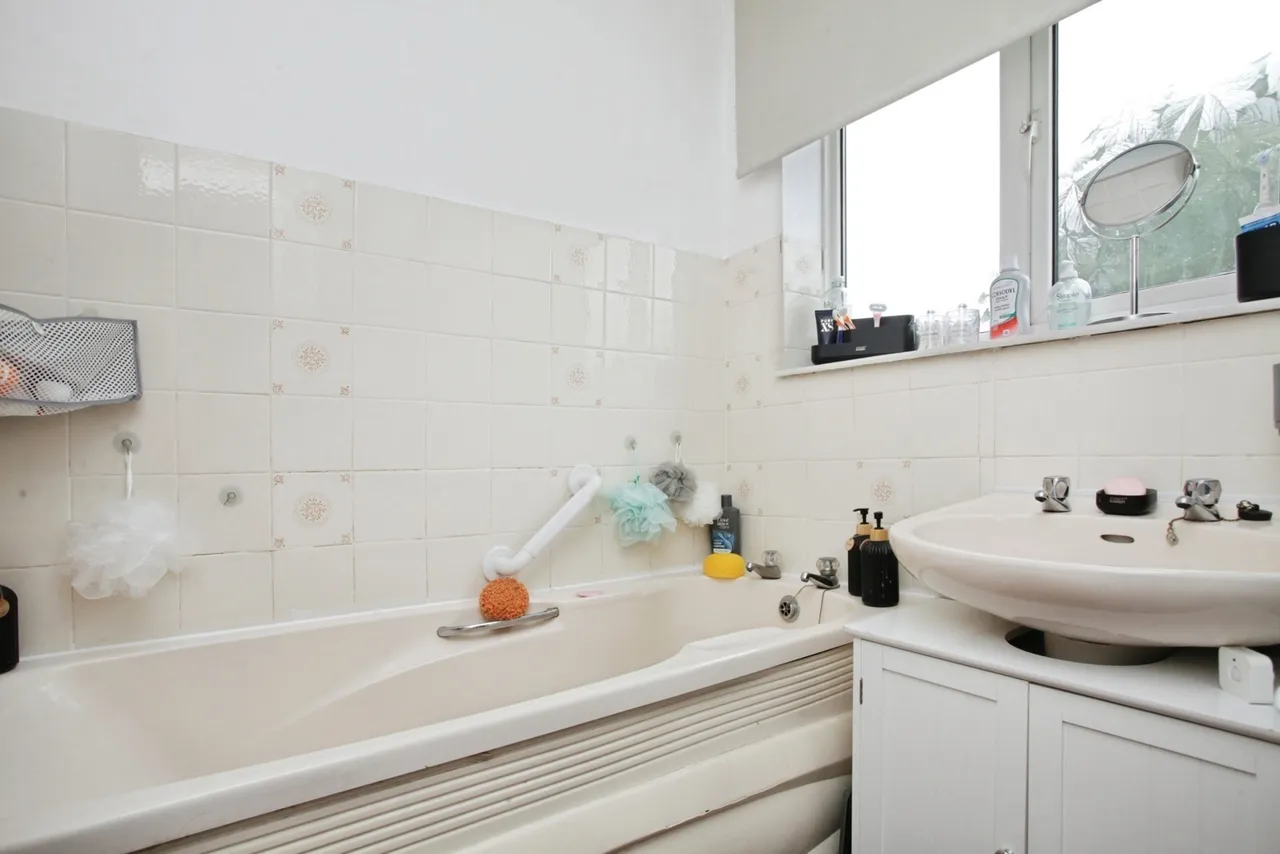 Vale View, Nuneaton, Warwickshire, CV10, photo 14
