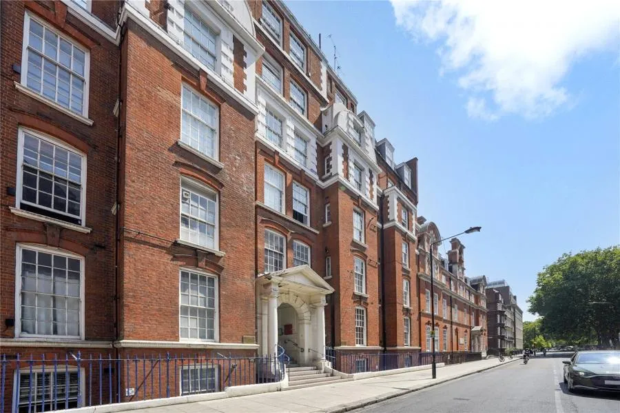 2 bed flat for sale, Hunter Street, London, WC1N