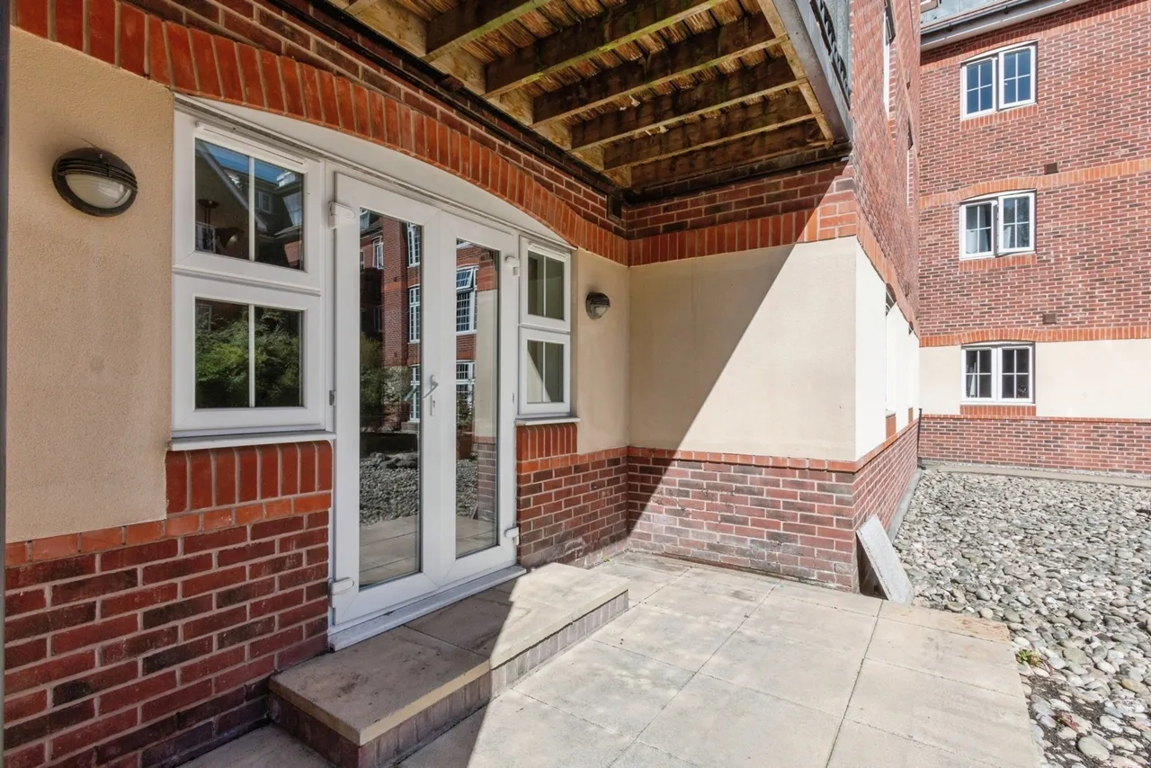 London Road, Camberley, GU15, photo 10