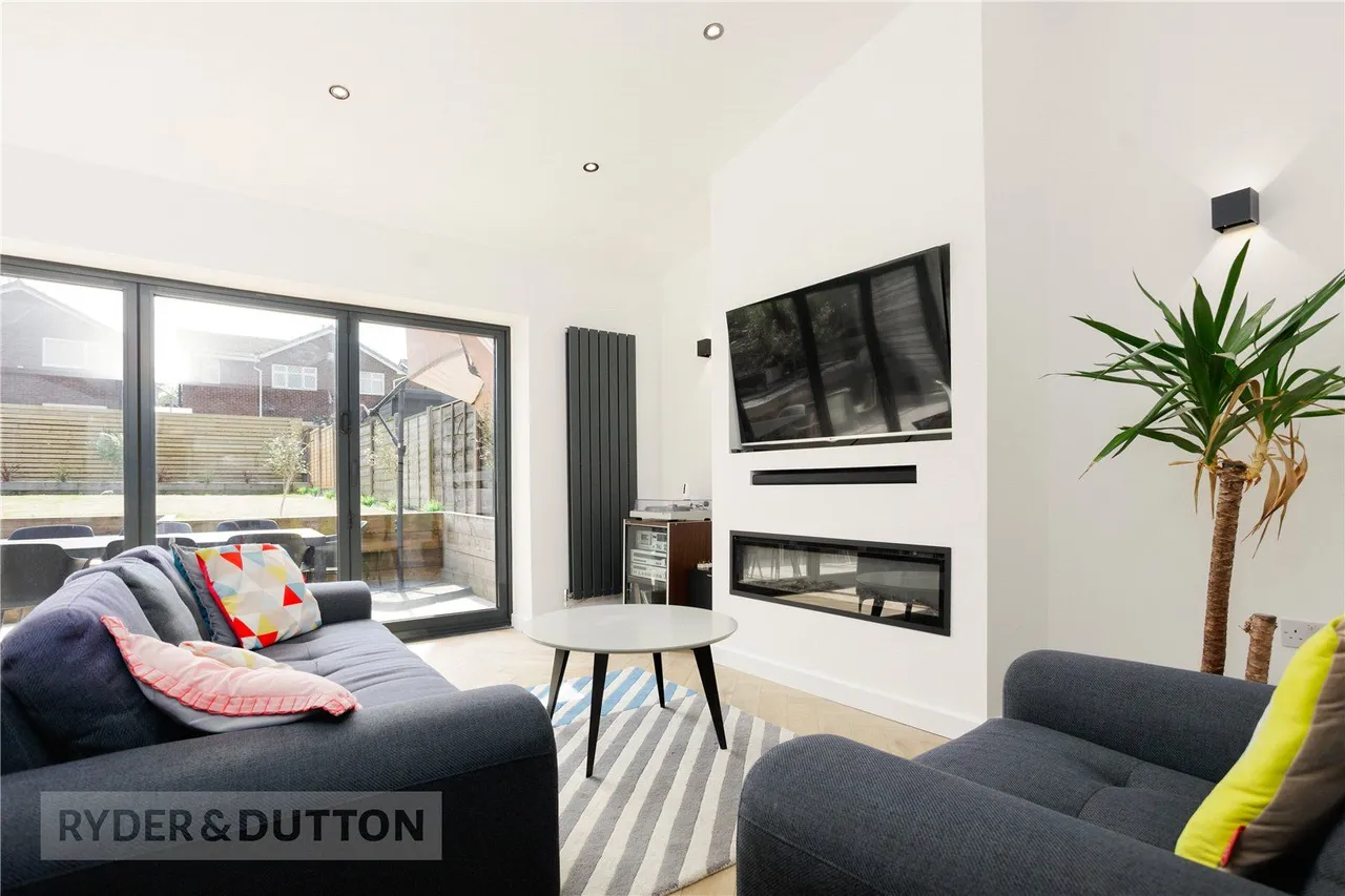 Ripponden Road, Moorside, OL4, photo 7