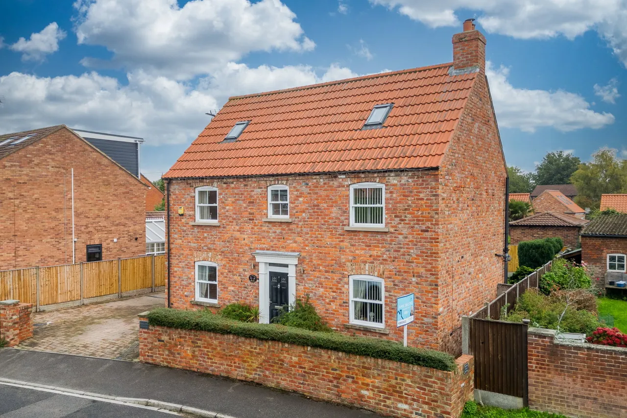 5 bed house for sale — Manor Close, Hemingbrough, Selby, YO8 6QB
