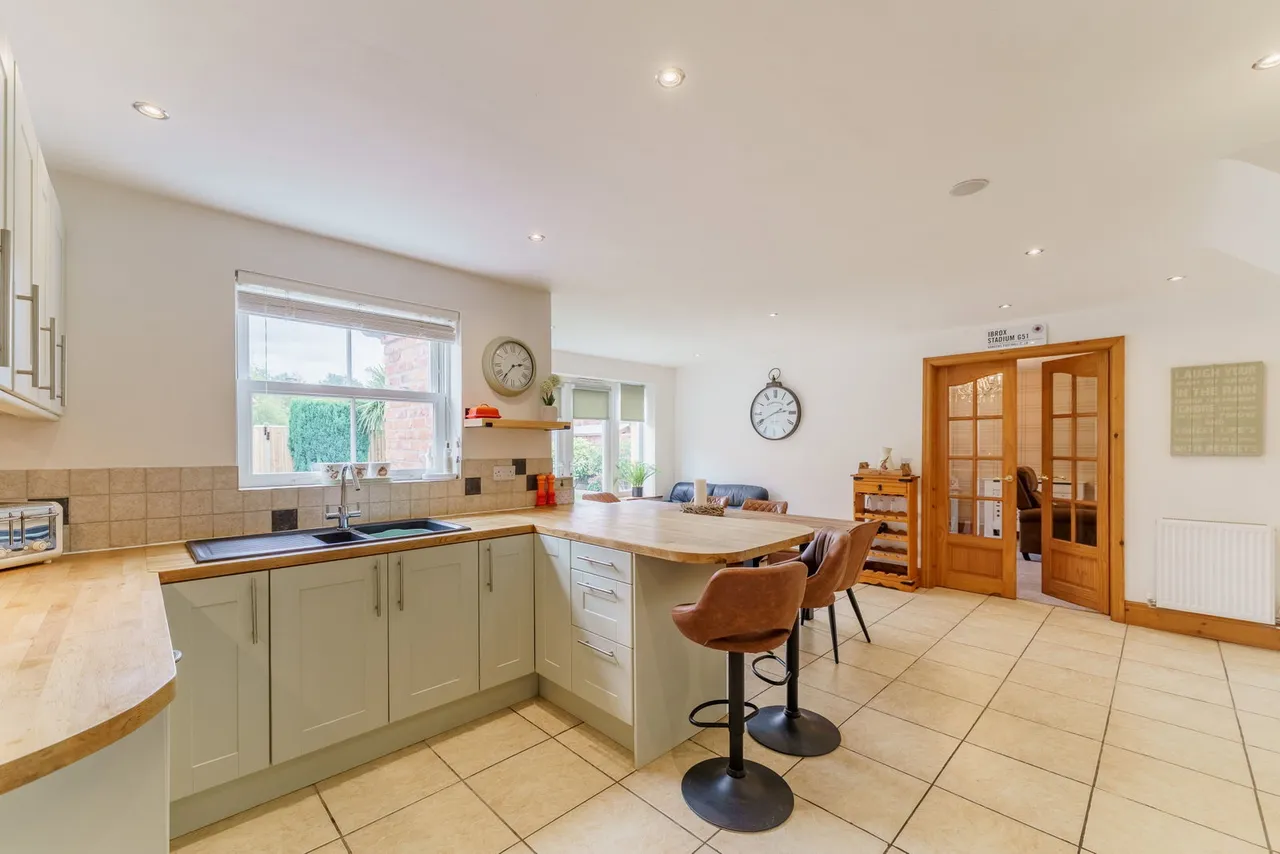 Manor Close, Hemingbrough, Selby, YO8 6QB, photo 7