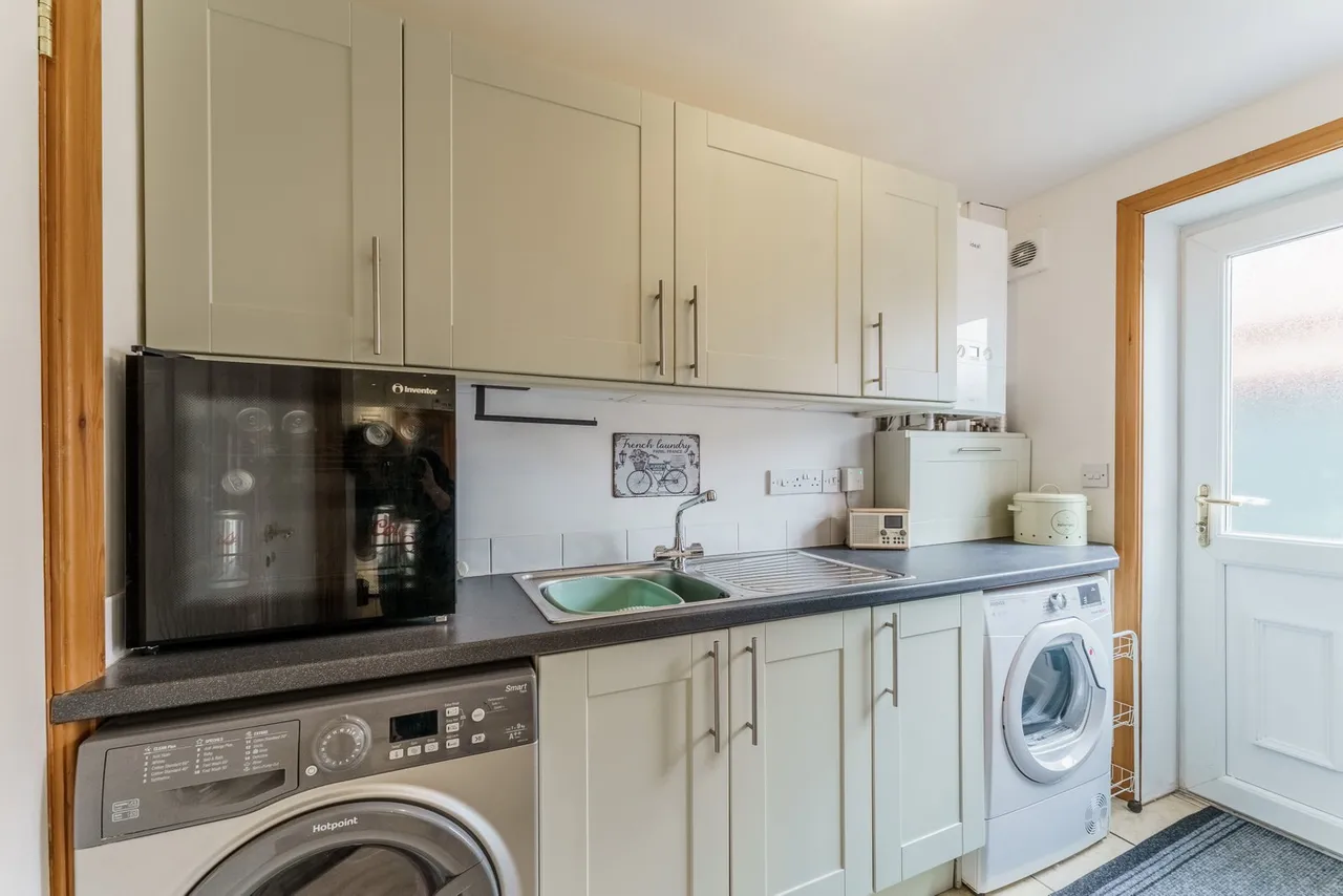 Manor Close, Hemingbrough, Selby, YO8 6QB, photo 10
