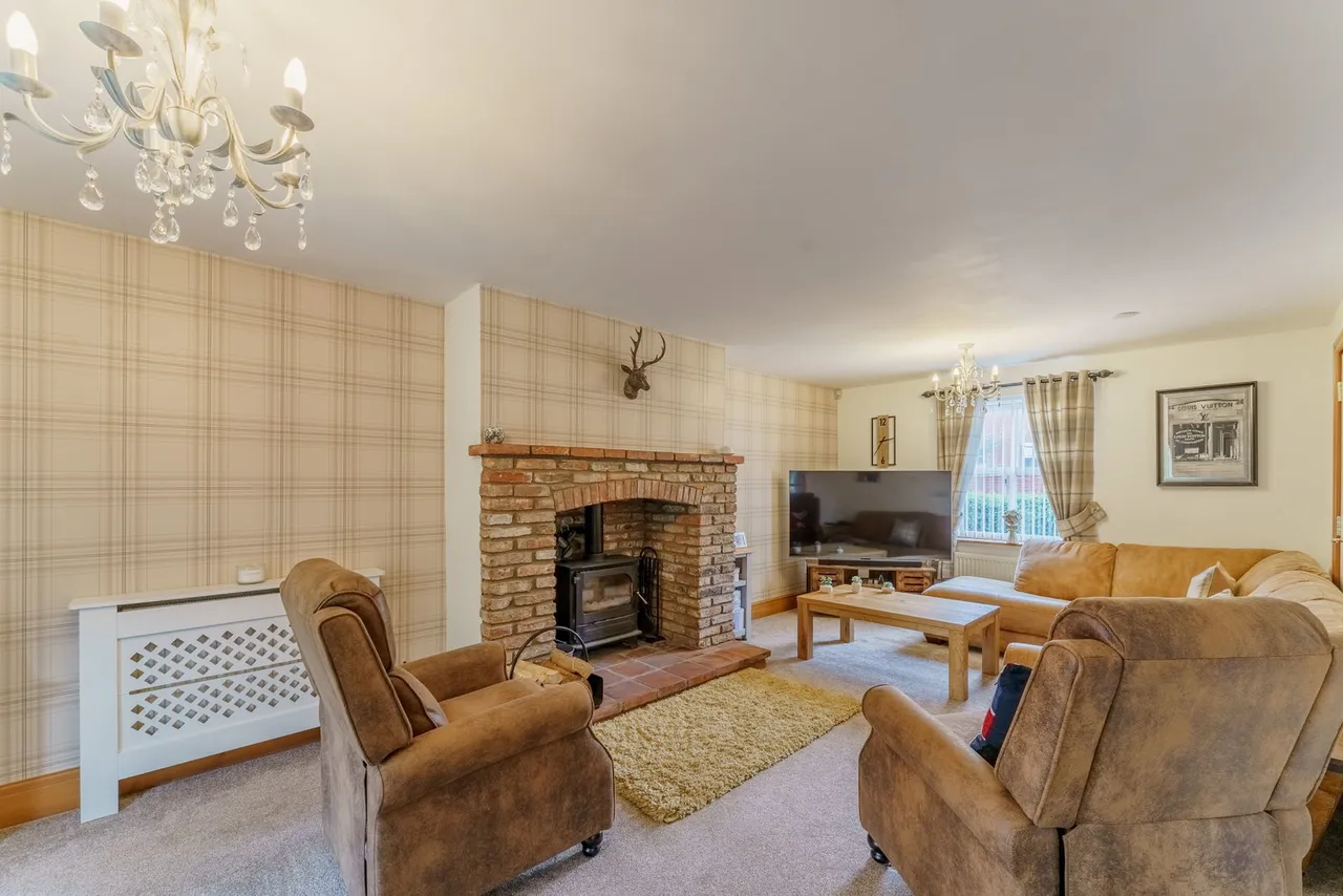 Manor Close, Hemingbrough, Selby, YO8 6QB, photo 2