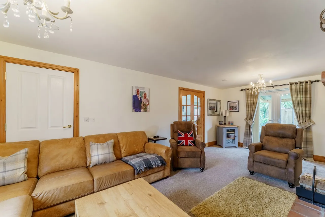Manor Close, Hemingbrough, Selby, YO8 6QB, photo 6