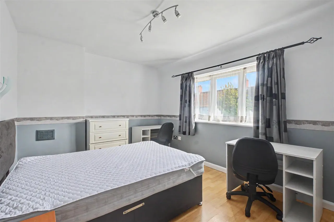 Olton Avenue, Lenton Abbey, NG9, photo 6