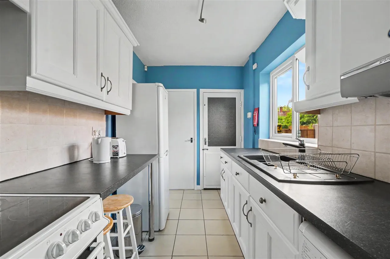 Olton Avenue, Lenton Abbey, NG9, photo 5