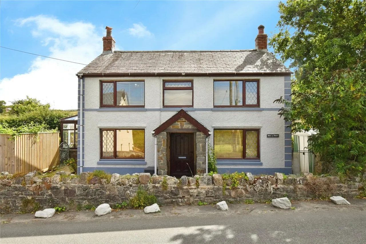 3 bed house for sale, Llandyfan, Ammanford, SA18