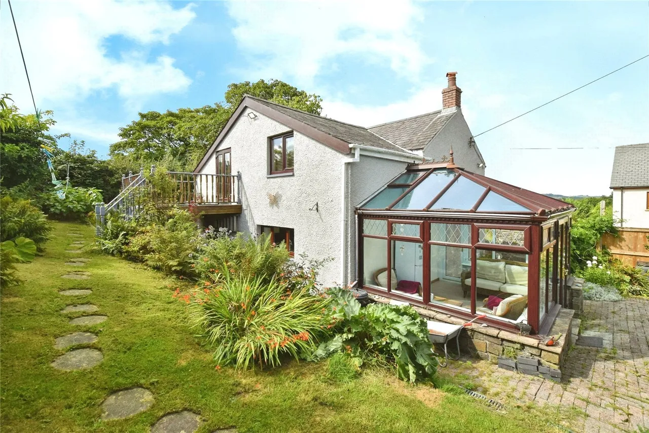 Llandyfan, Ammanford, SA18, photo 13