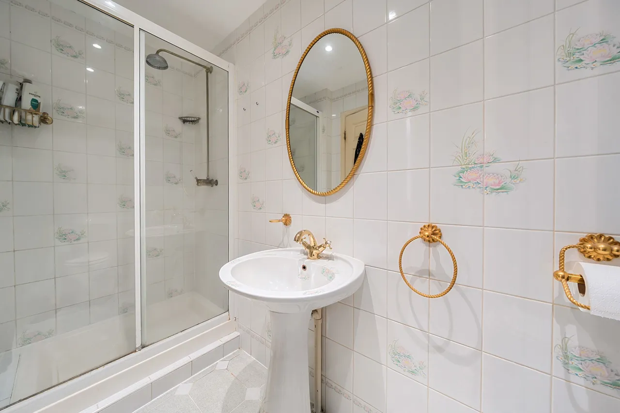 Watford Road, Northwood, HA6, photo 18