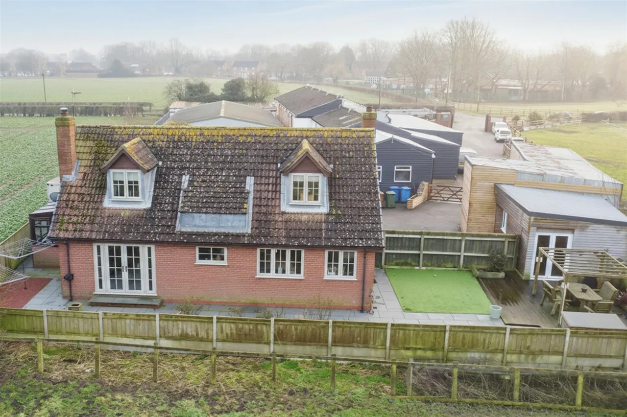 Arram Road, Leconfield, Beverley, photo 21