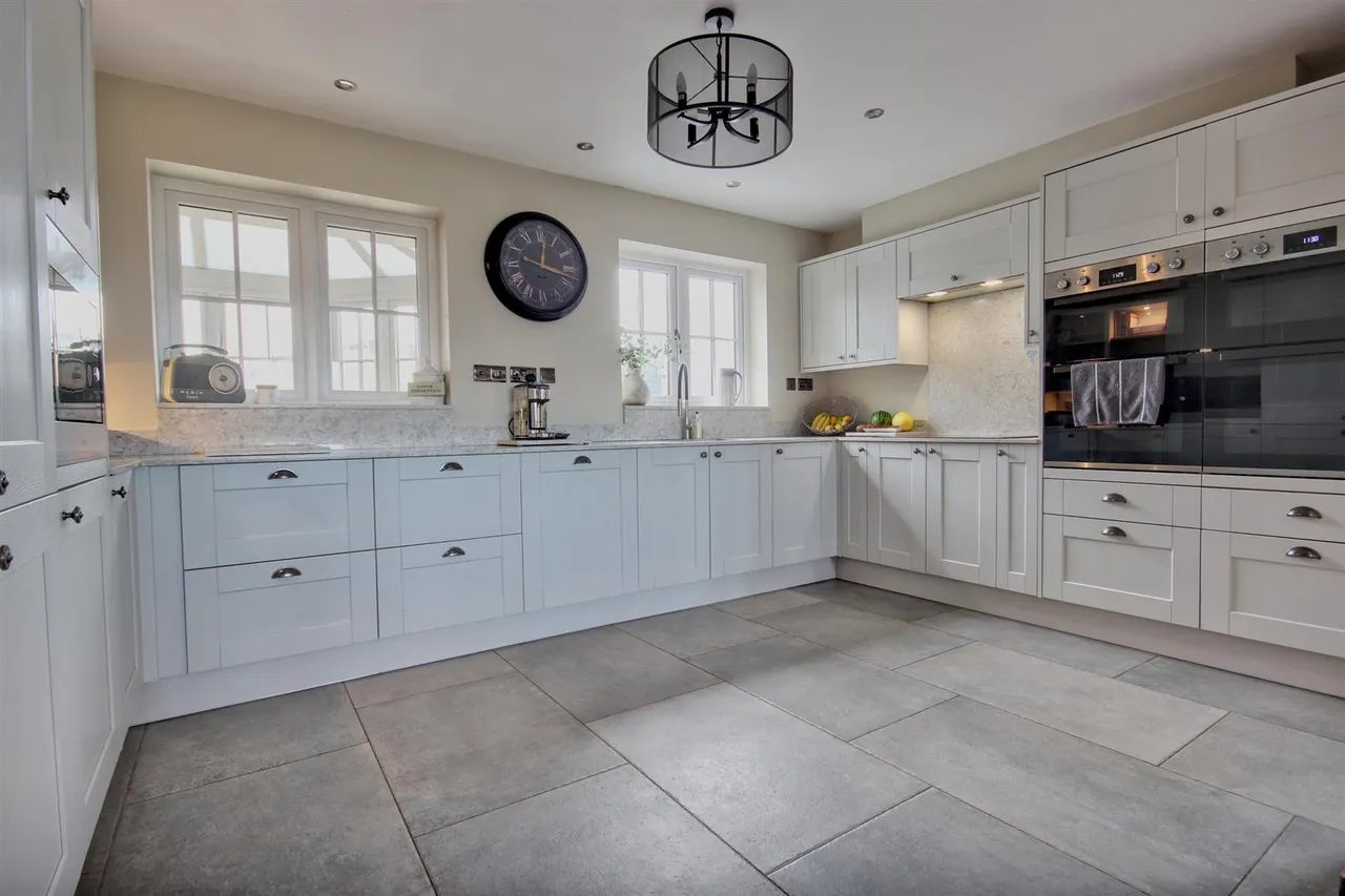 Arram Road, Leconfield, Beverley, photo 5