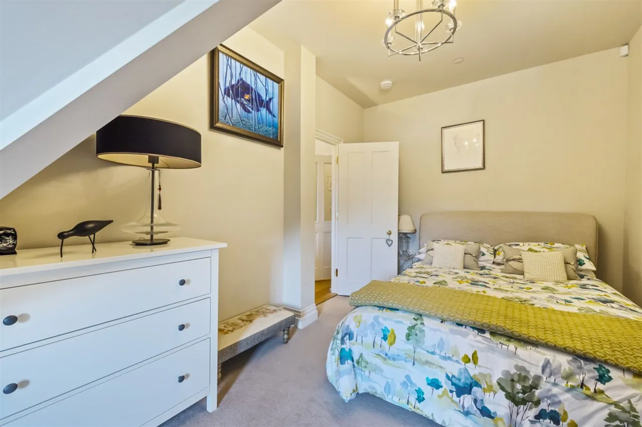 Kings Drive, Midhurst, GU29, photo 9