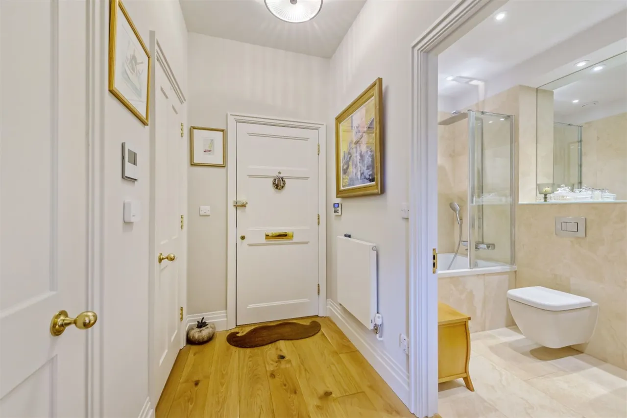 Kings Drive, Midhurst, GU29, photo 3