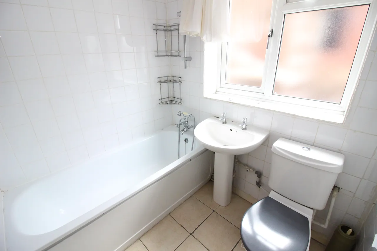 Malden Way, NEW MALDEN, Surrey, KT36EJ, photo 9