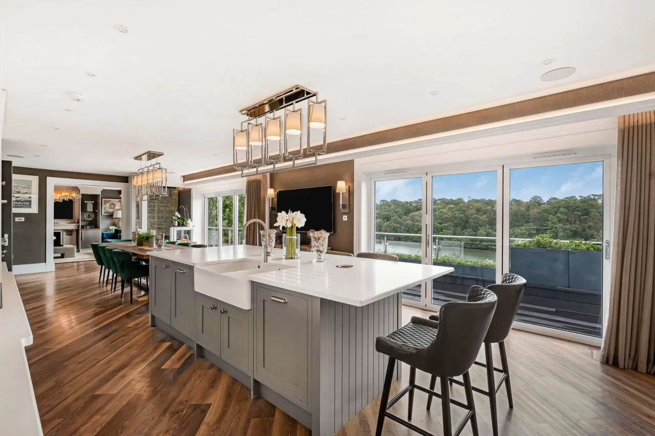 Bar Meadows, Malpas, TR1, photo 4