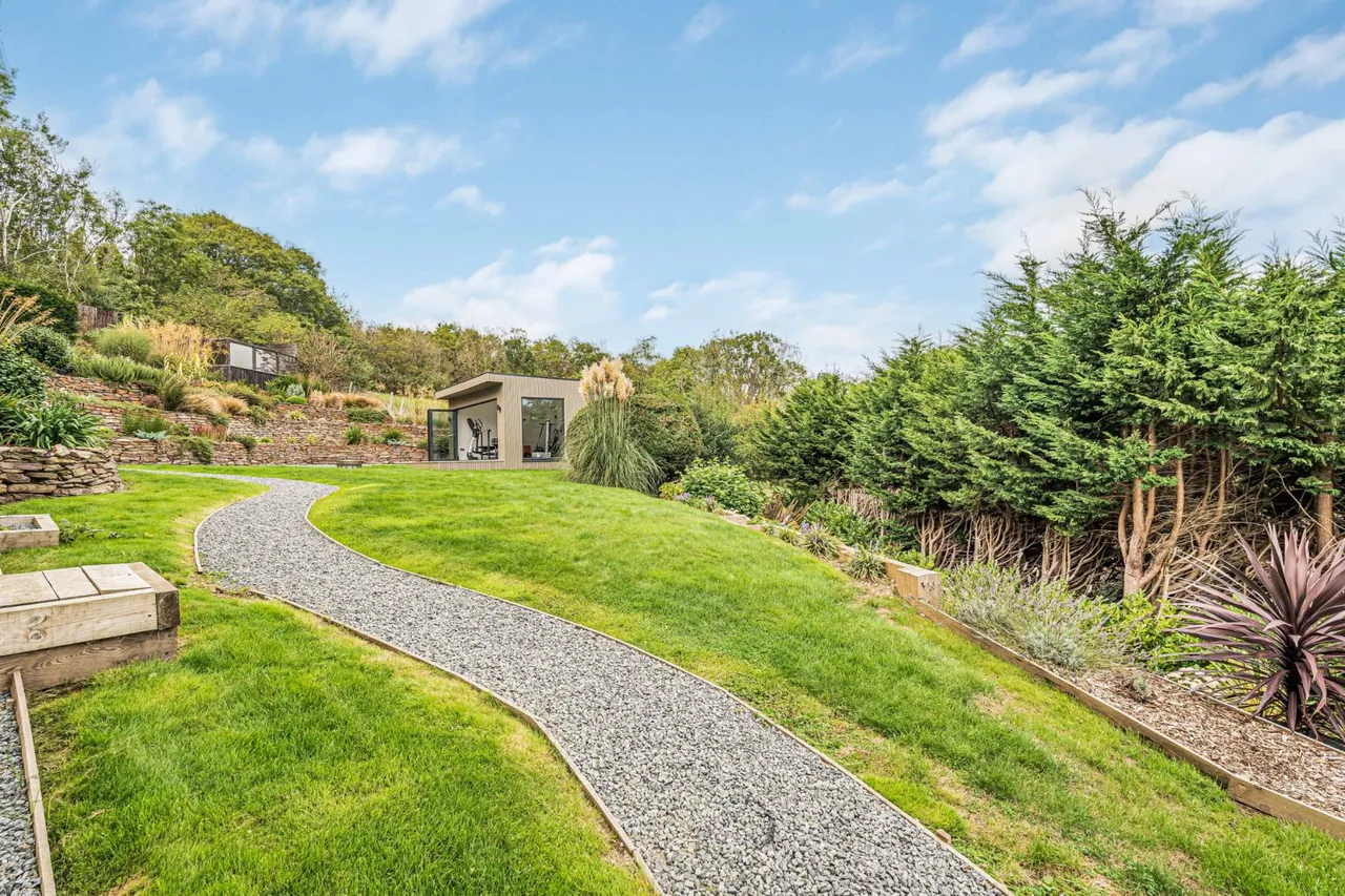 Bar Meadows, Malpas, TR1, photo 18