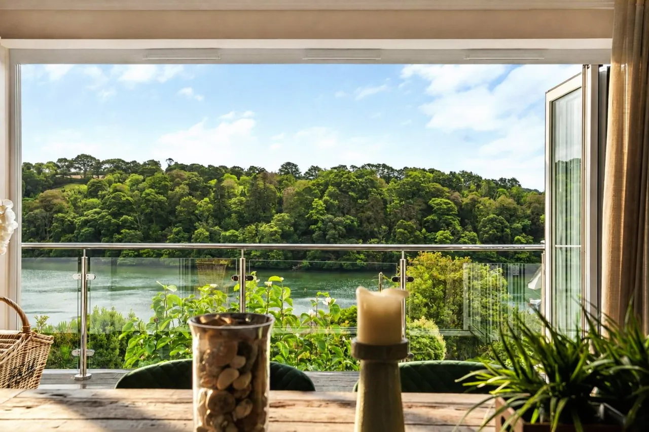 Bar Meadows, Malpas, TR1, photo 2