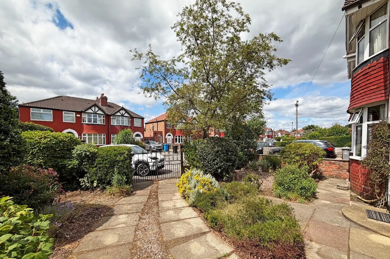 Greenway Road, Timperley WA15 6BL, photo 15