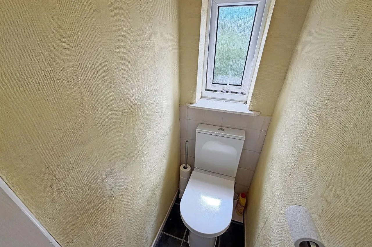 Greenway Road, Timperley WA15 6BL, photo 40