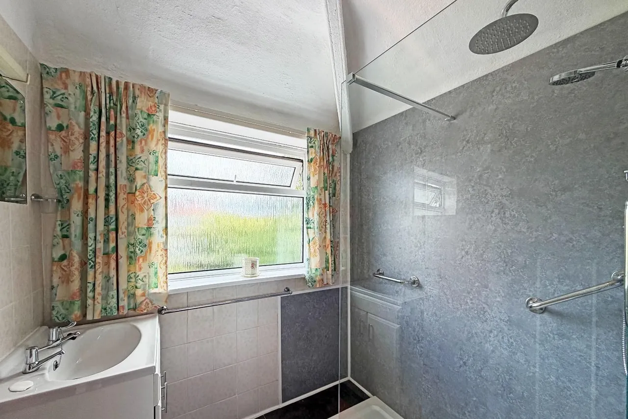 Greenway Road, Timperley WA15 6BL, photo 13