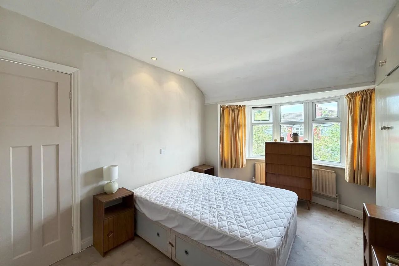 Greenway Road, Timperley WA15 6BL, photo 11