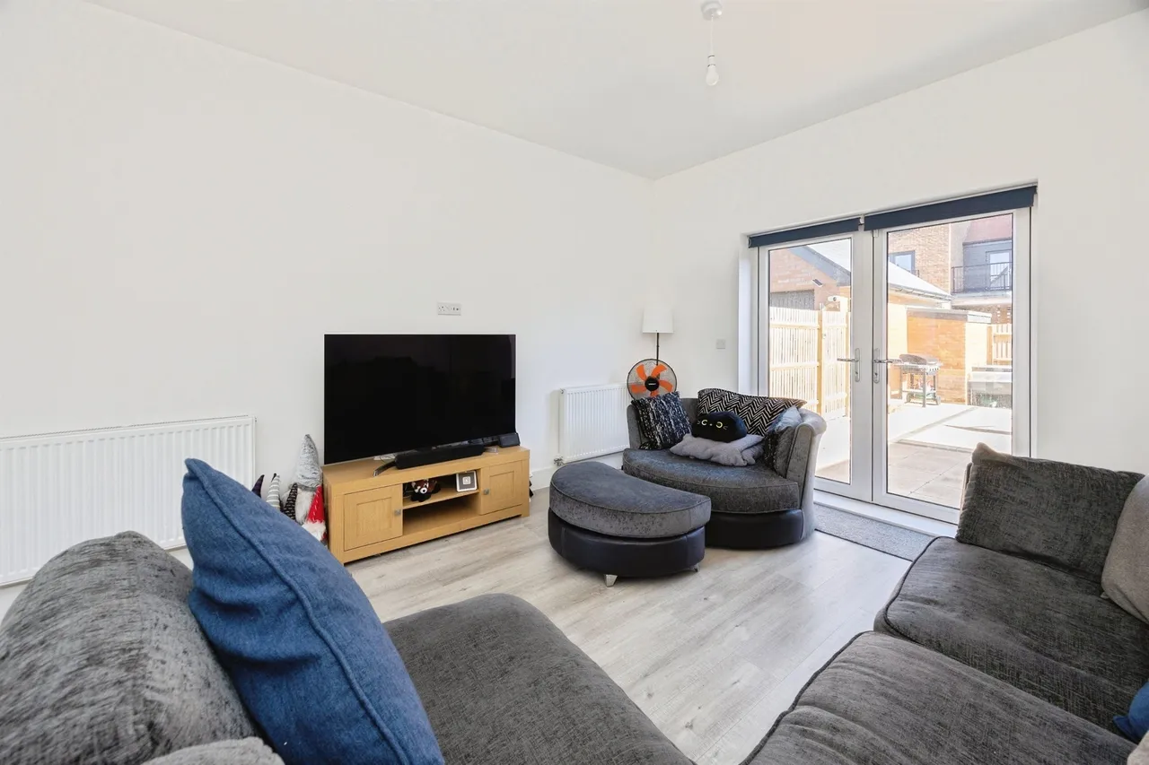 Highwood Drive, Chilmington Green, Ashford, photo 3