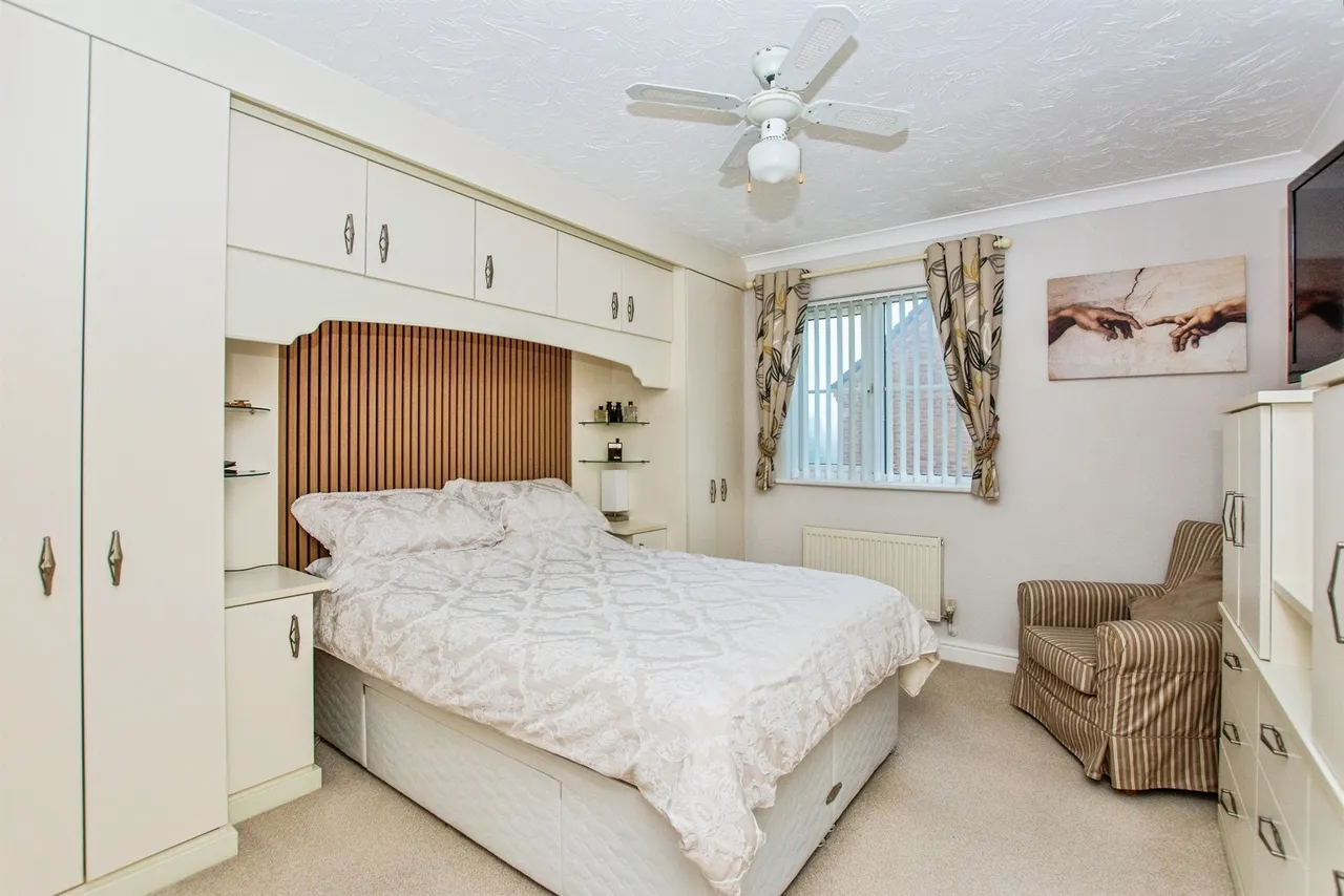 Sandringham Court, Holbeach, PE12, photo 8