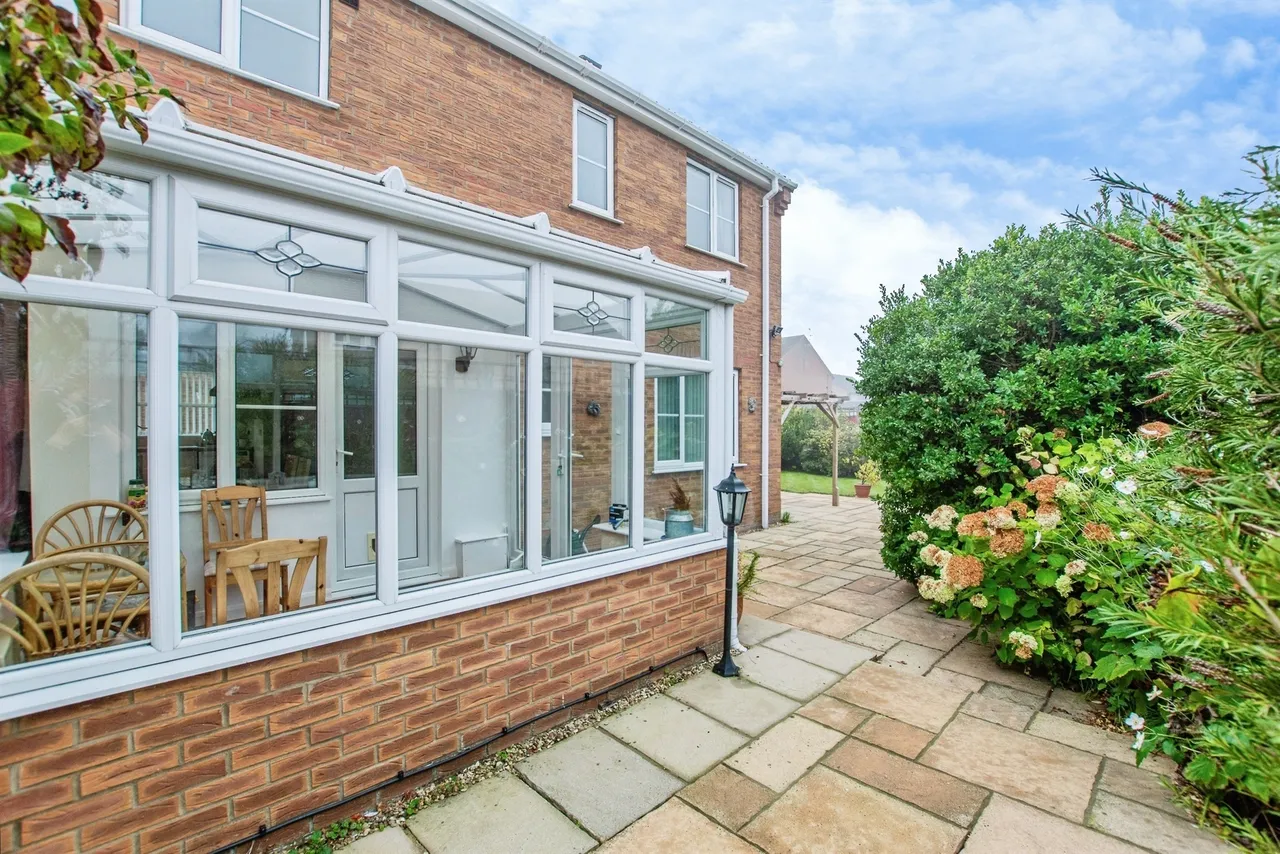 Sandringham Court, Holbeach, PE12, photo 17