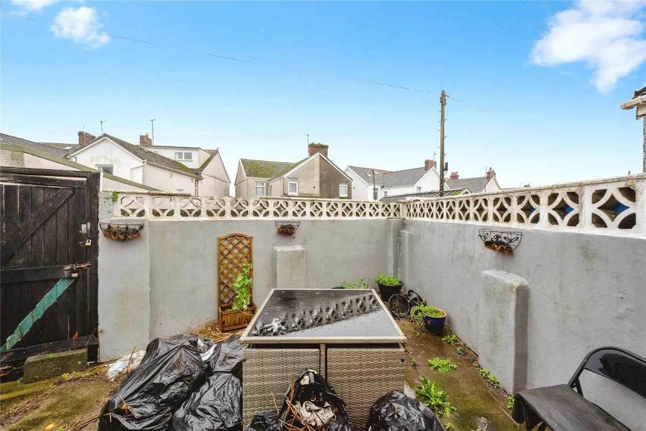 Coldstream Street, Llanelli, SA15, photo 17