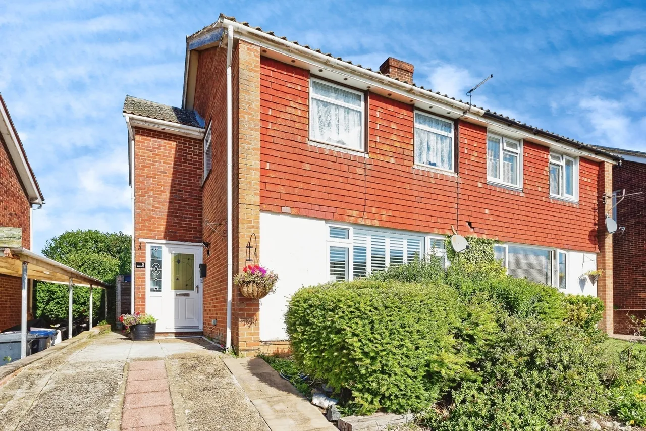 3 bed house for sale, Cedar Road, Sturry, CT2