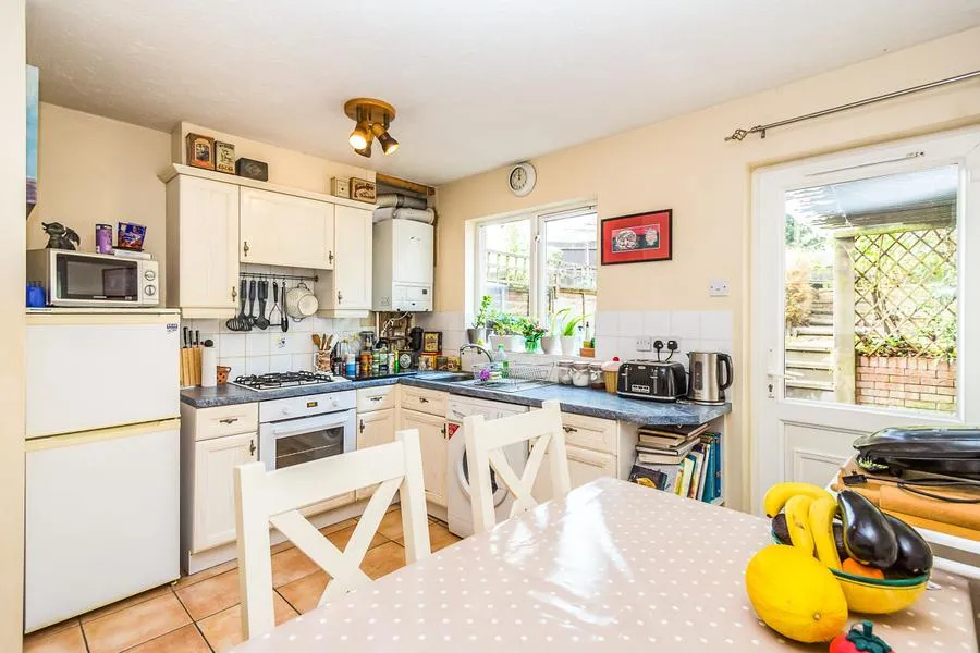 Broad Hinton, Twyford, RG10, photo 5