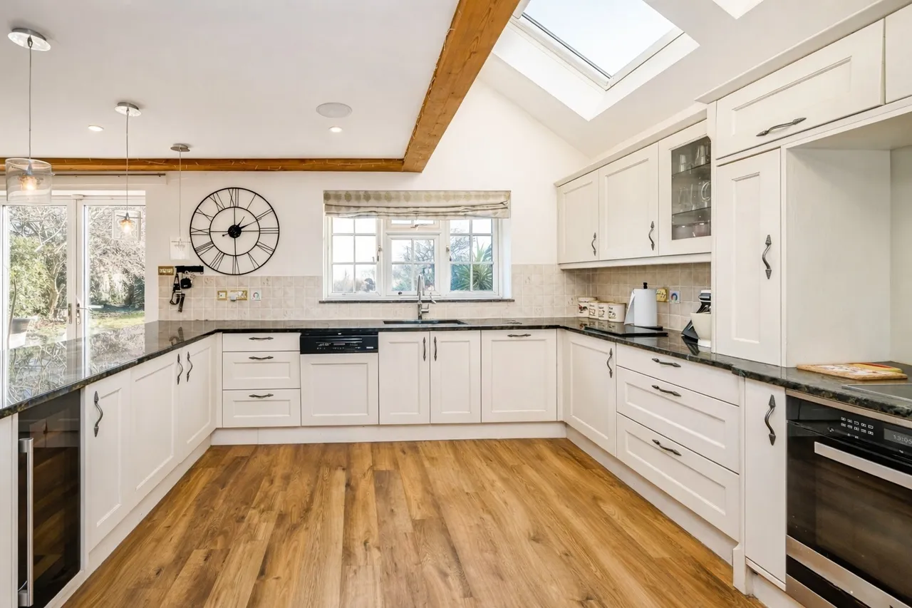 Chapel Lane, Long Marston, TRING, photo 2