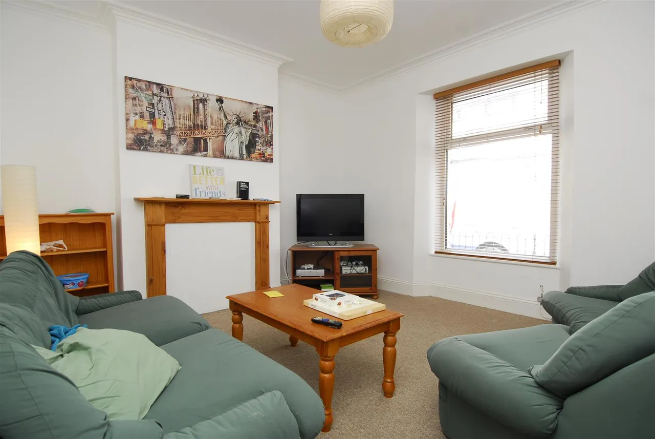 4 bed house to rent, Kensington Road, Plymouth