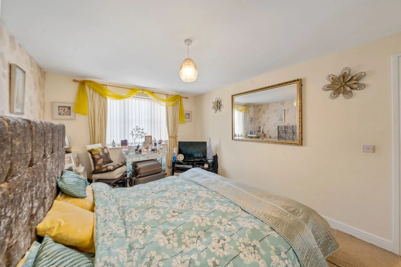Stott Wharf, Leigh, WN7, photo 3