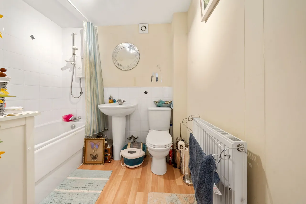 Stott Wharf, Leigh, WN7, photo 9