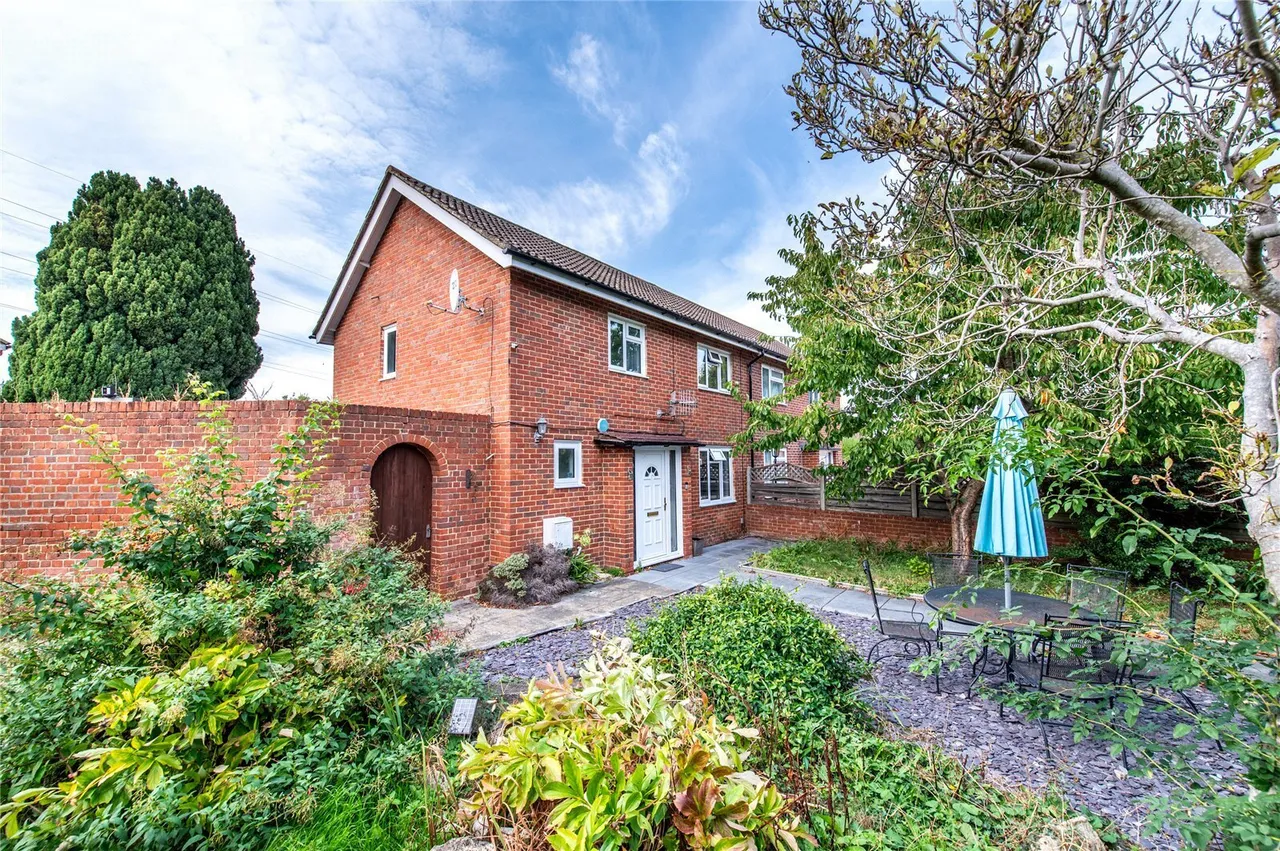 3 bed house for sale, Elm Crescent, East Malling, ME19