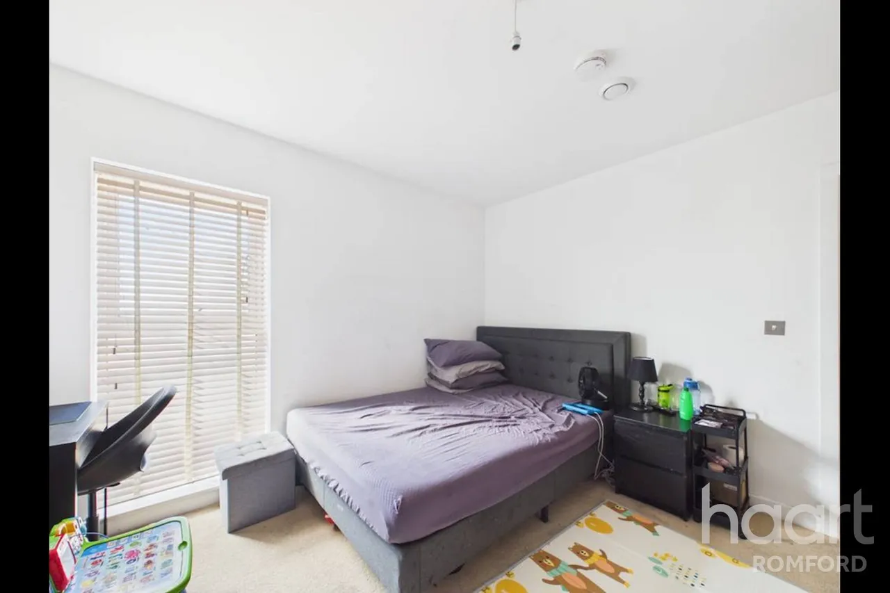 Bournebrook Grove, Romford, RM7, photo 3