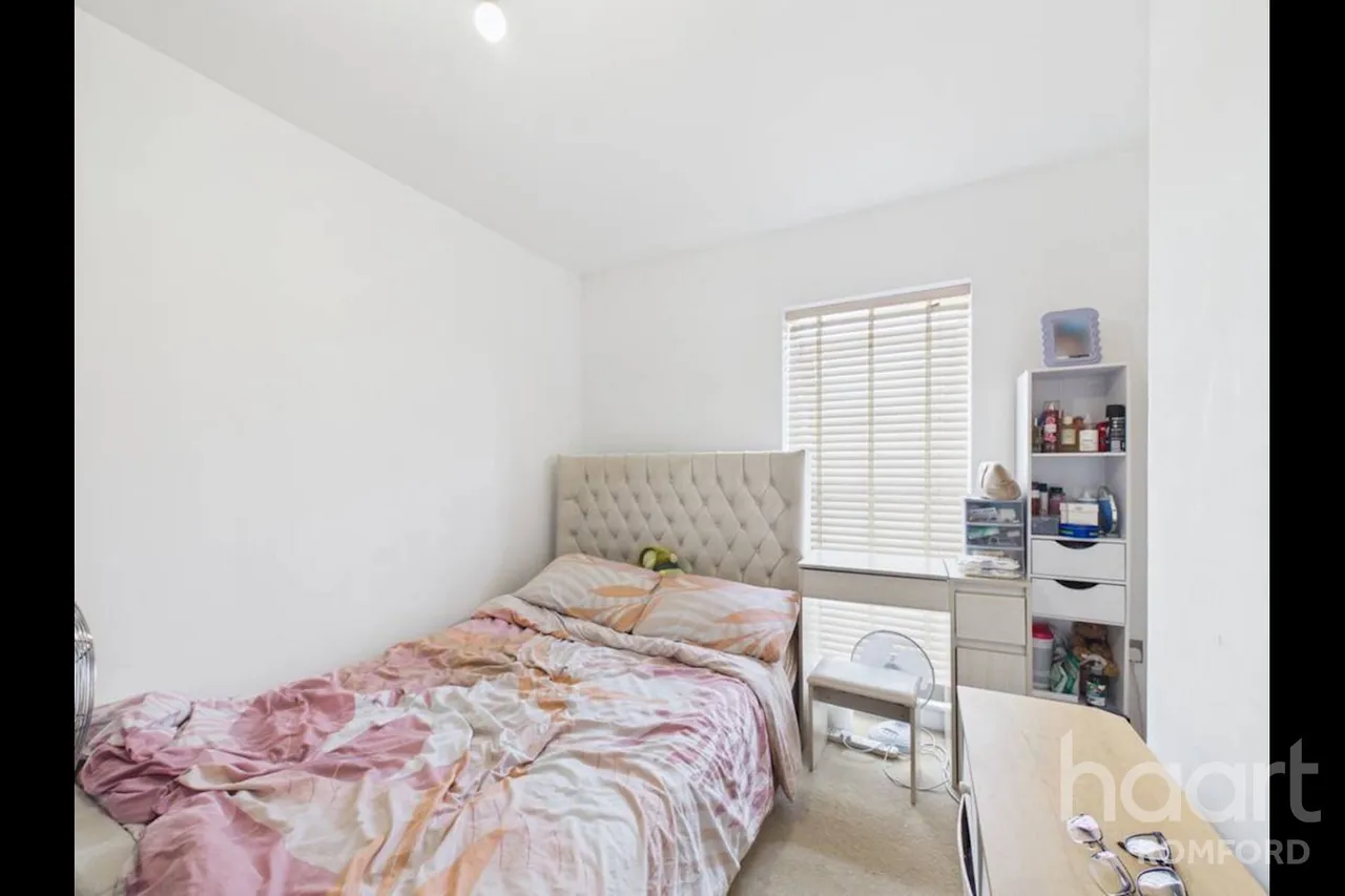 Bournebrook Grove, Romford, RM7, photo 17