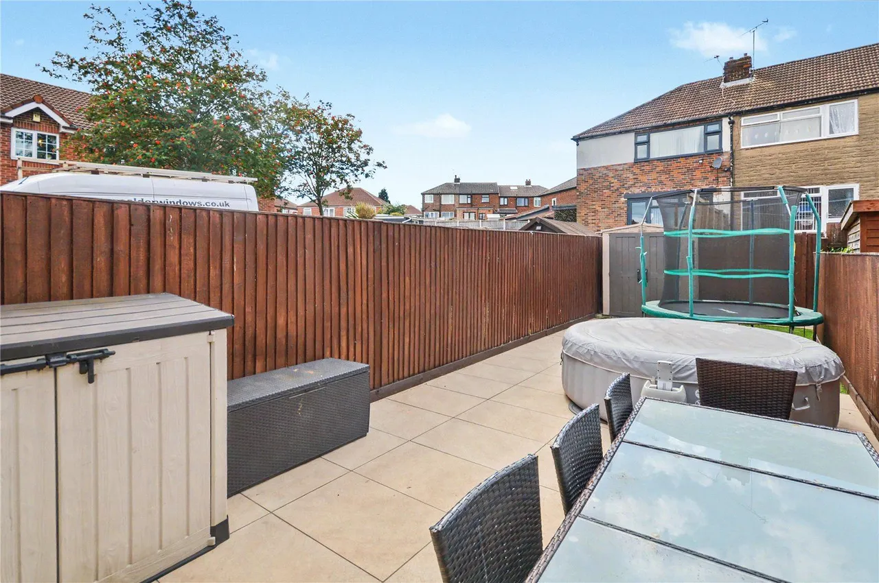 Avocet Garth, Leeds, LS10, photo 13