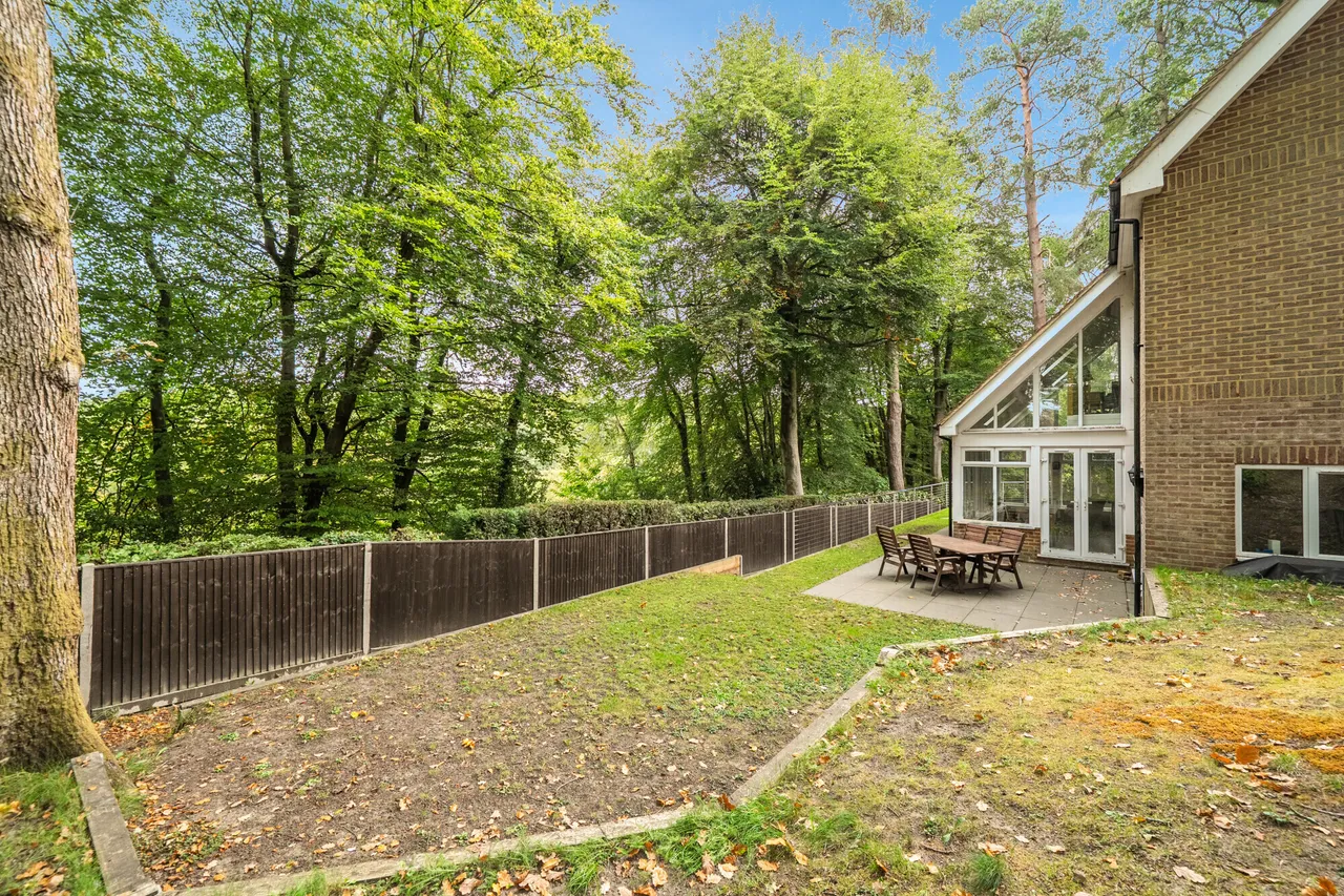 Whitmore Vale Road, Hindhead, GU26, photo 19