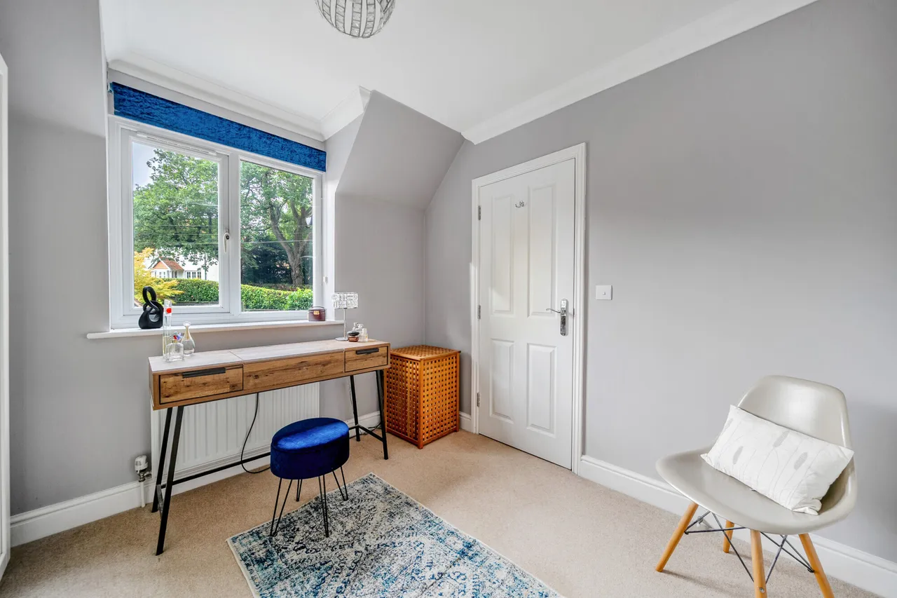 Whitmore Vale Road, Hindhead, GU26, photo 11