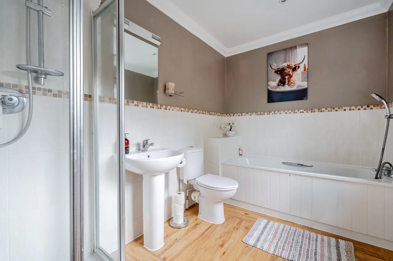 Whitmore Vale Road, Hindhead, GU26, photo 13