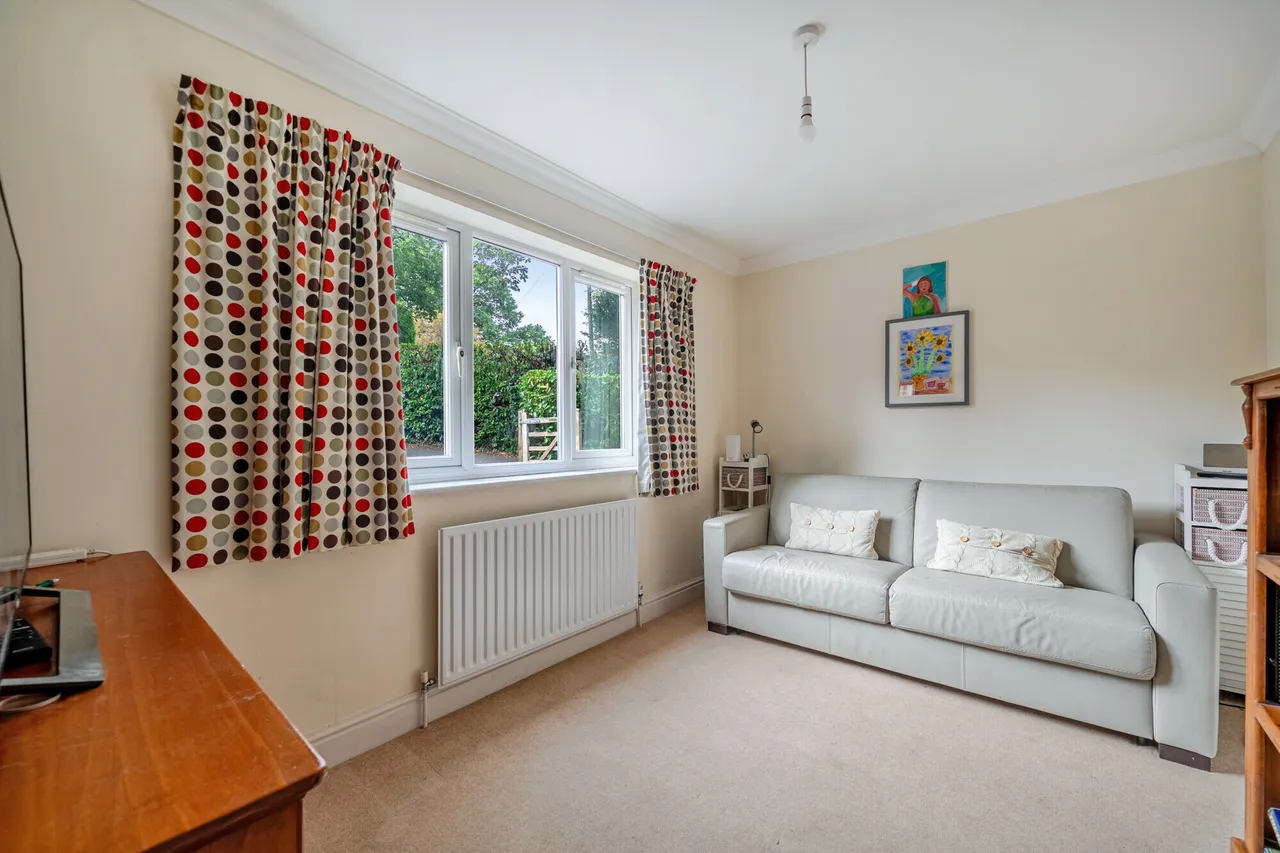 Whitmore Vale Road, Hindhead, GU26, photo 10