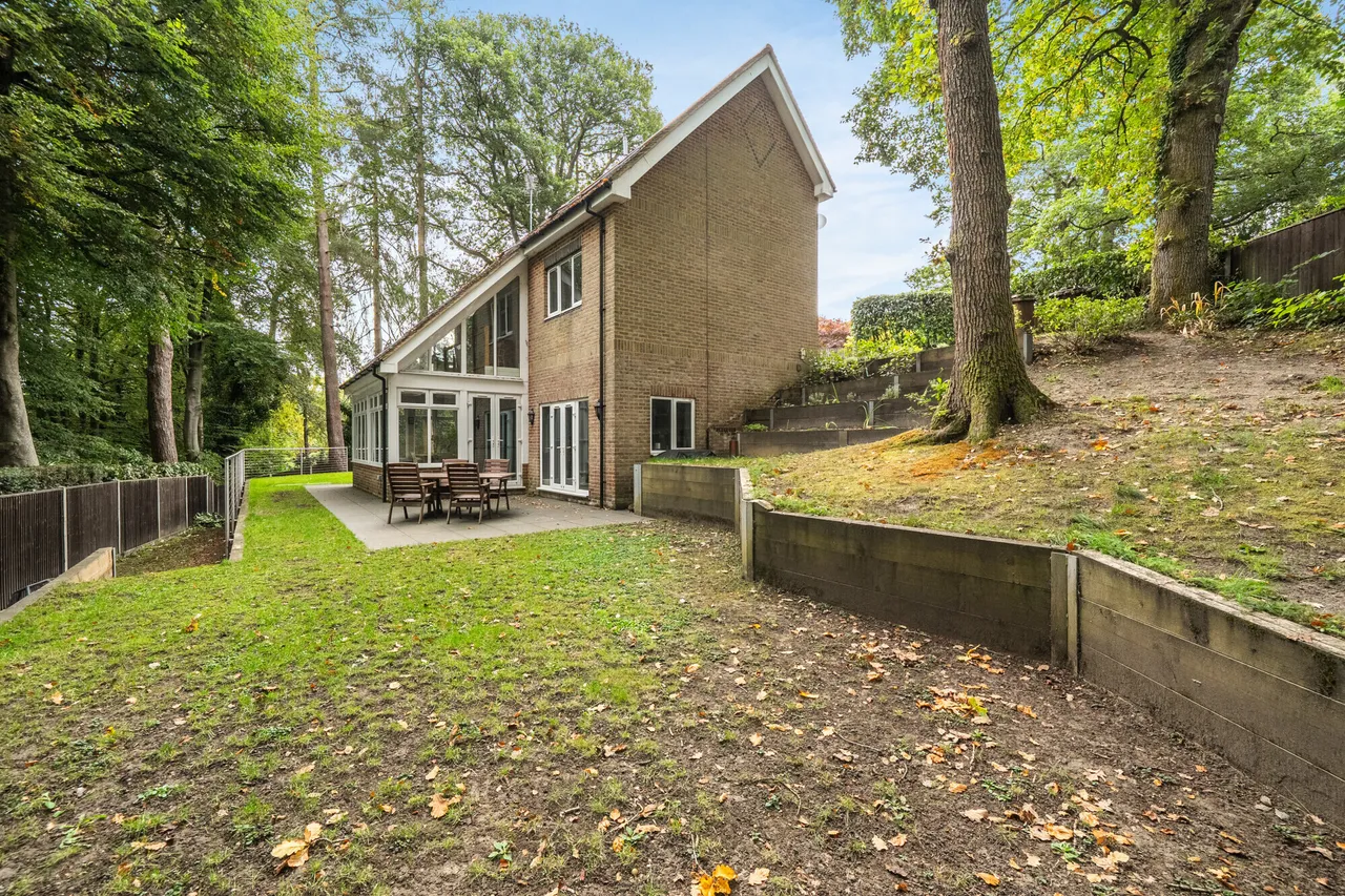 Whitmore Vale Road, Hindhead, GU26, photo 18