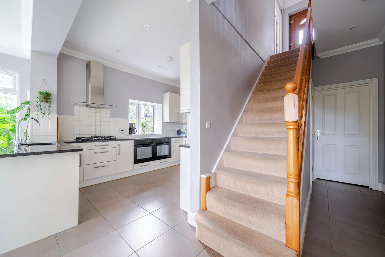 Whitmore Vale Road, Hindhead, GU26, photo 8