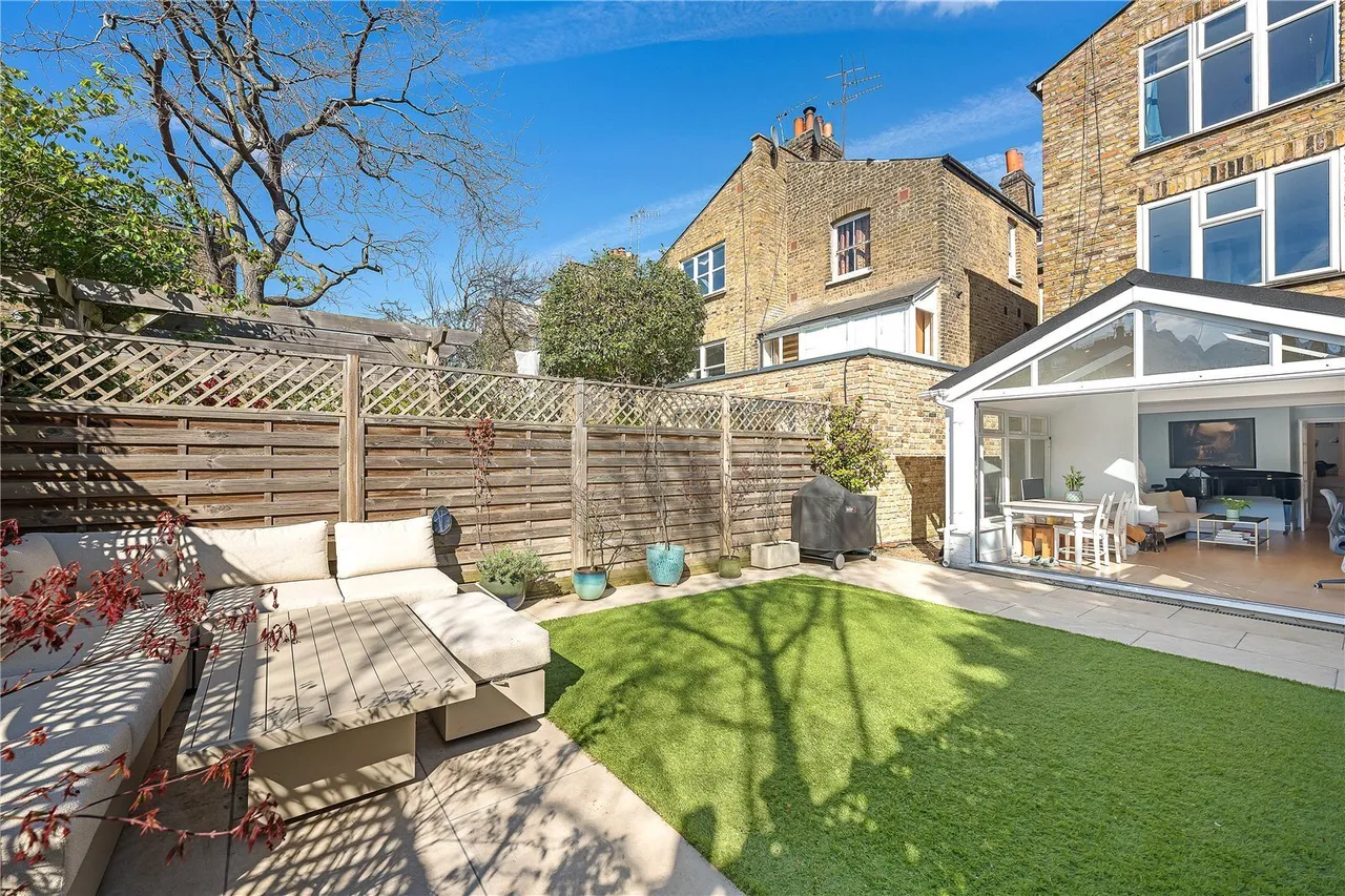 Wandsworth Bridge Road, Fulham, London, SW6, photo 16