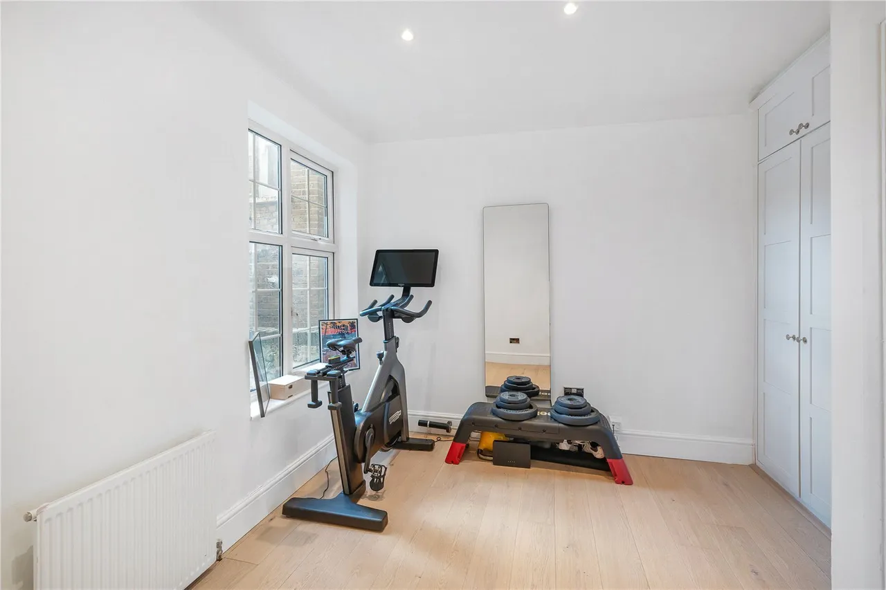 Wandsworth Bridge Road, Fulham, London, SW6, photo 18