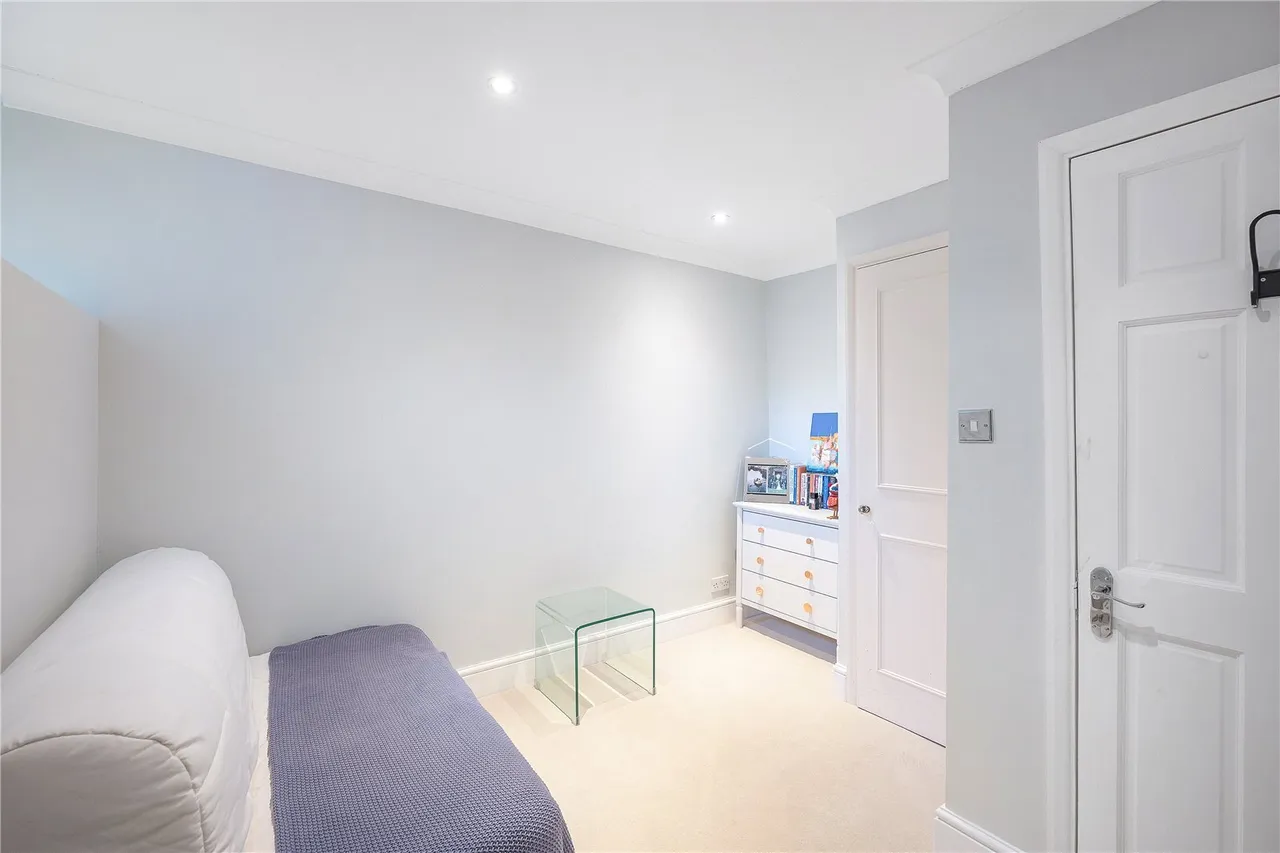 Wandsworth Bridge Road, Fulham, London, SW6, photo 26